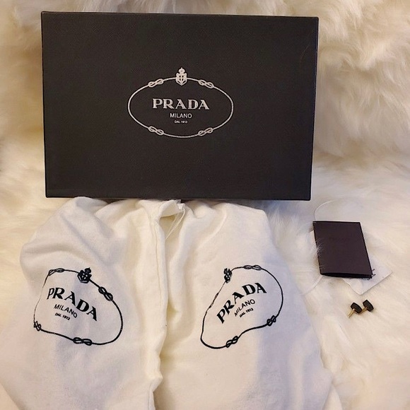 Authentic Prada black leather pump high heels - Picture 6 of 13